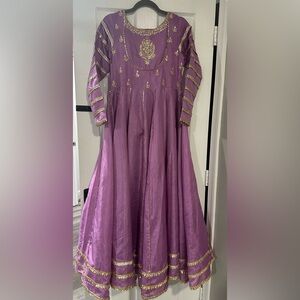 Beautiful two-piece Pakistani outfit